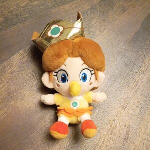 Princess Daisy Plush Toy 7” Super Mario Bros Nintendo Yellow Dress Crown EUC